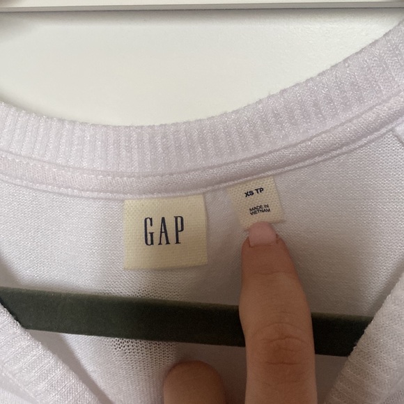 White long sleeve from GAP - Size XS. - Picture 3 of 3
